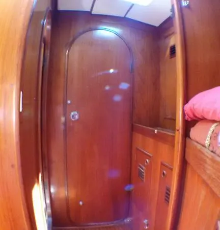 Seagull Botel Janov