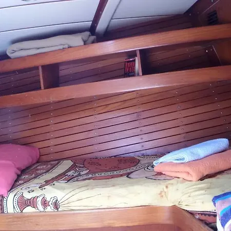 Seagull Botel Janov
